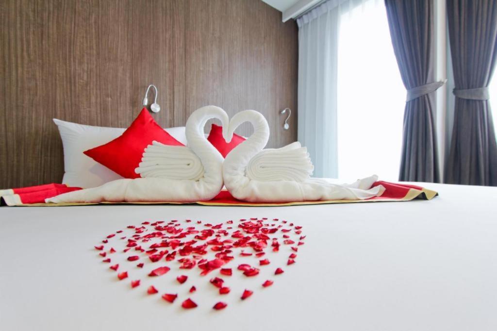 Elegancy Sansabai Hotel Patong Ngoại thất bức ảnh
