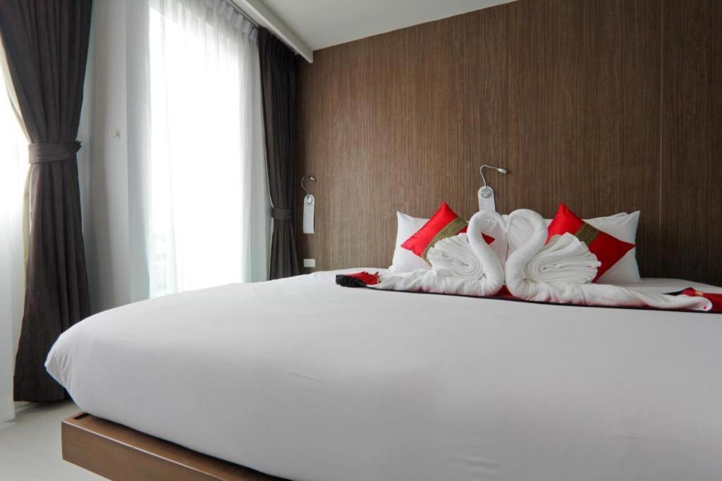 Elegancy Sansabai Hotel Patong Ngoại thất bức ảnh