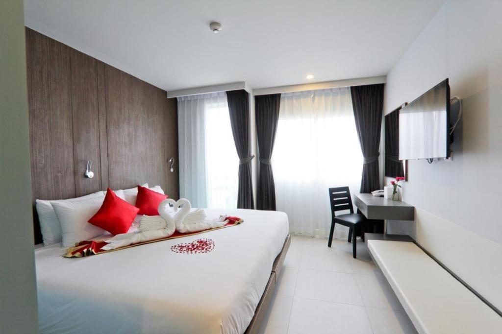 Elegancy Sansabai Hotel Patong Ngoại thất bức ảnh
