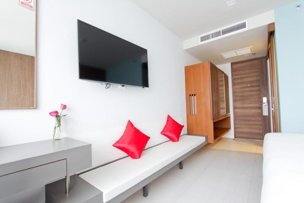 Elegancy Sansabai Hotel Patong Ngoại thất bức ảnh