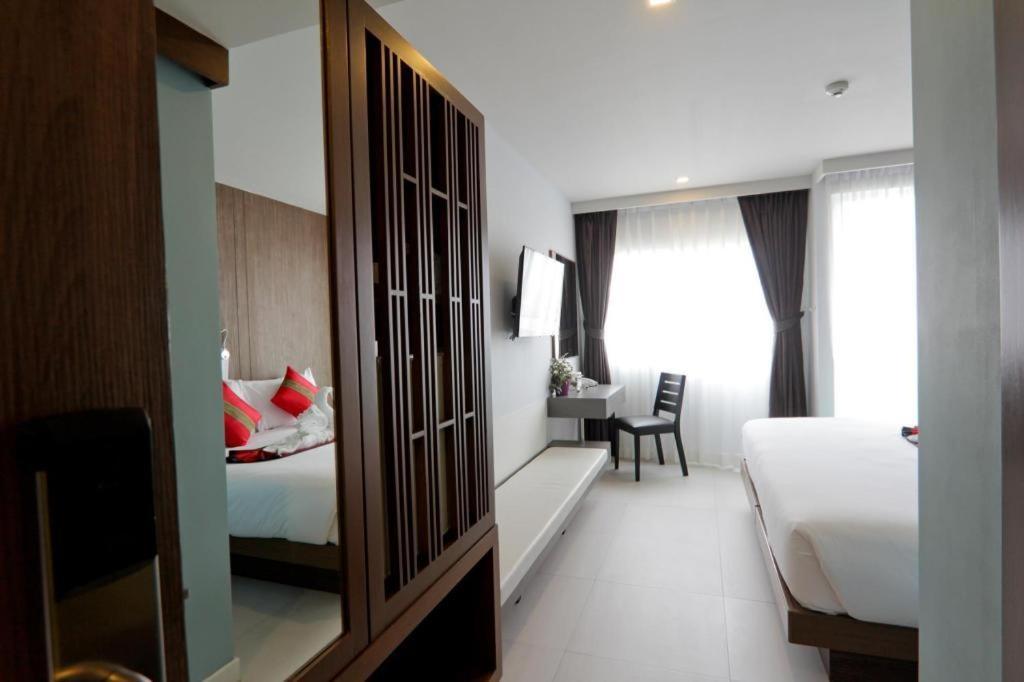 Elegancy Sansabai Hotel Patong Ngoại thất bức ảnh