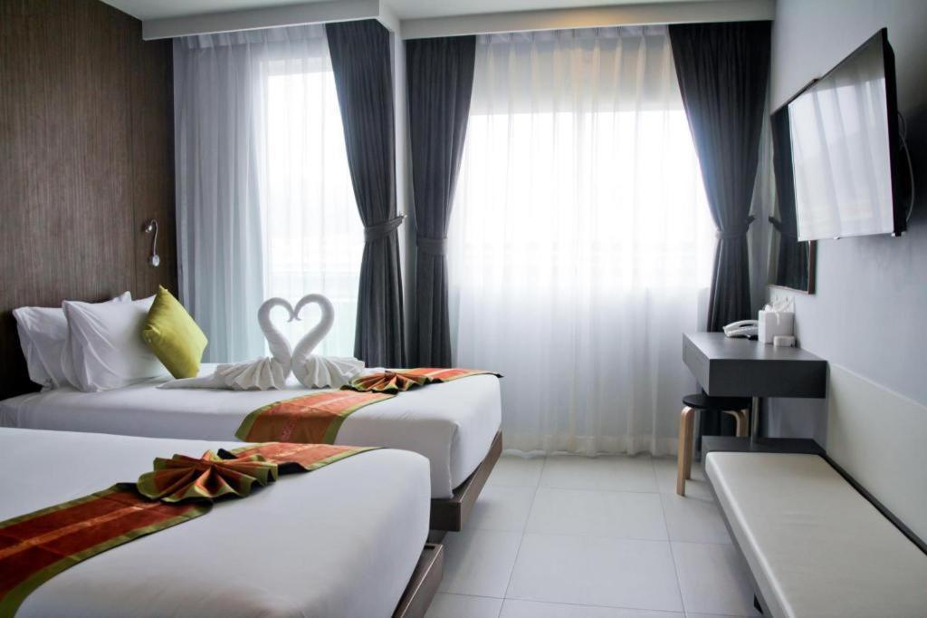 Elegancy Sansabai Hotel Patong Ngoại thất bức ảnh