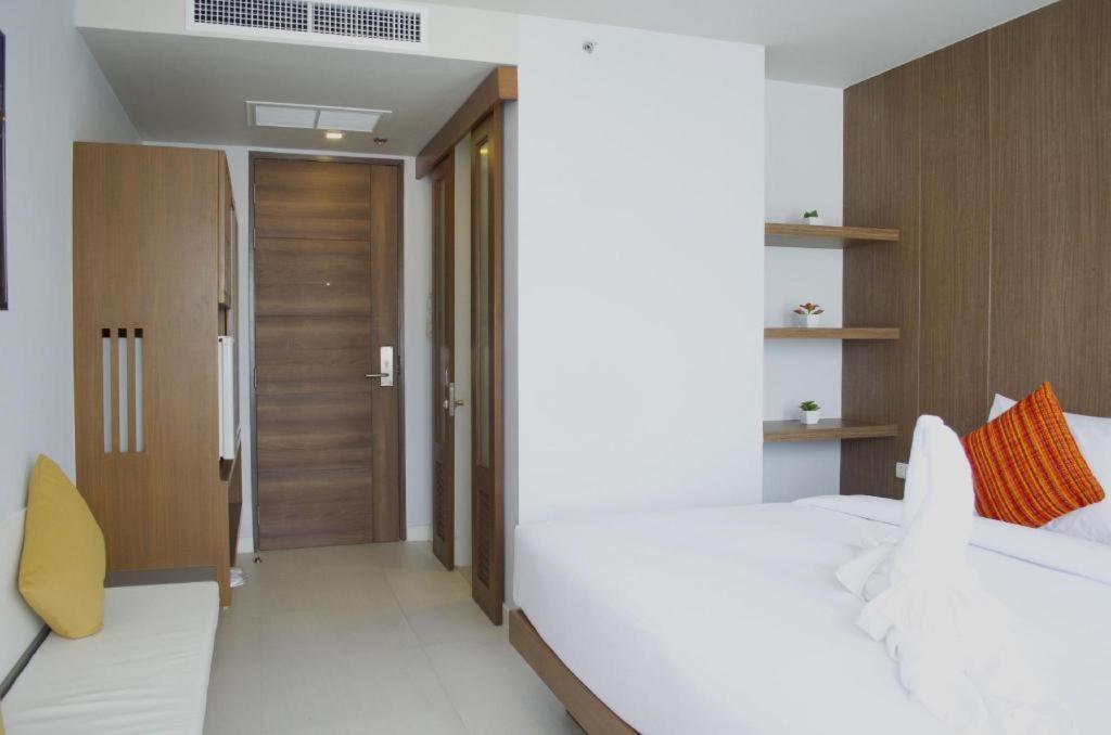 Elegancy Sansabai Hotel Patong Ngoại thất bức ảnh
